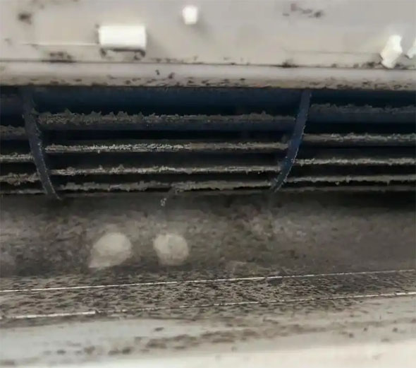 衡南空调吹的风有股烧焦味是怎么回事